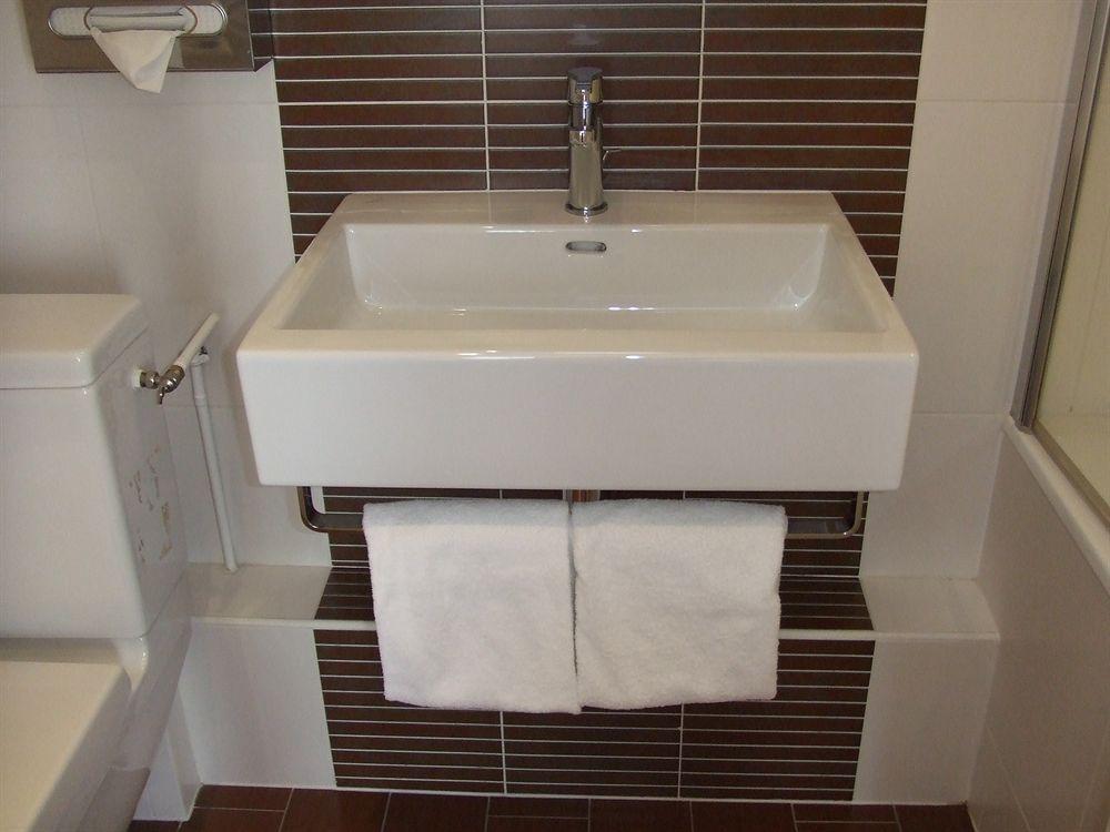 Ibis Gare Du Nord Tgv Hotel 3*