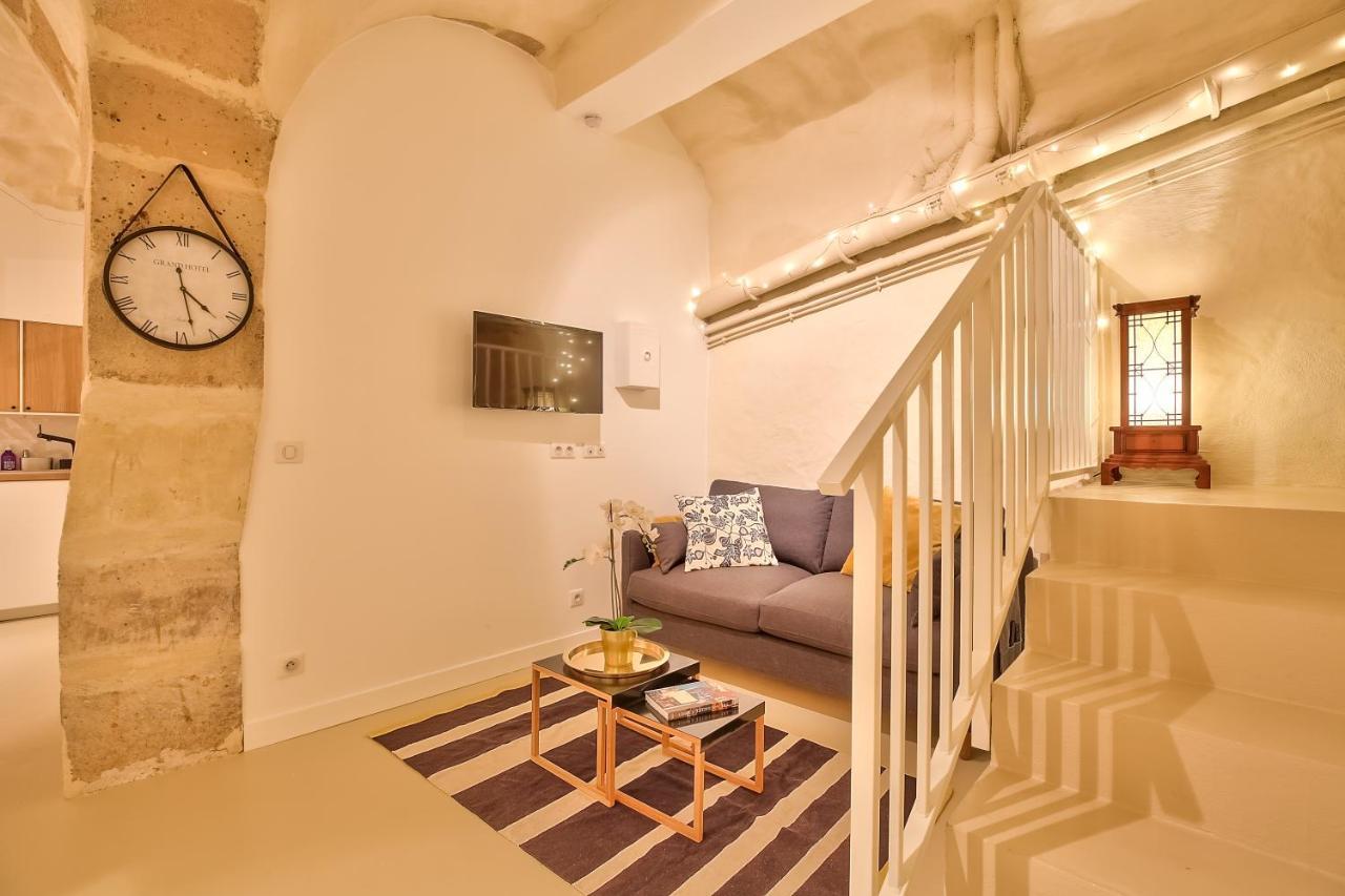 New Stunning 4 Bdrs Apt, With Ac - Le Marais Apartment *