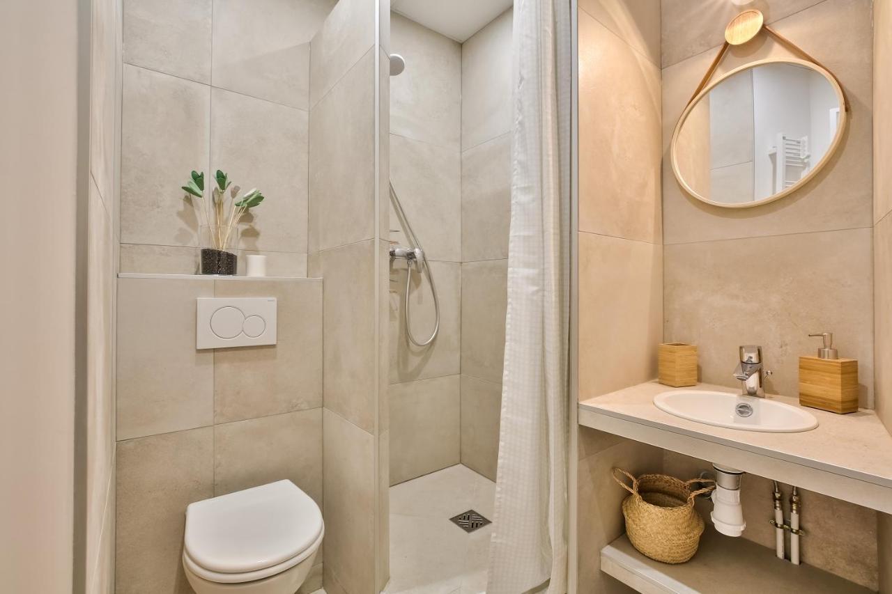 New Stunning 4 Bdrs Apt, With Ac - Le Marais Apartment *