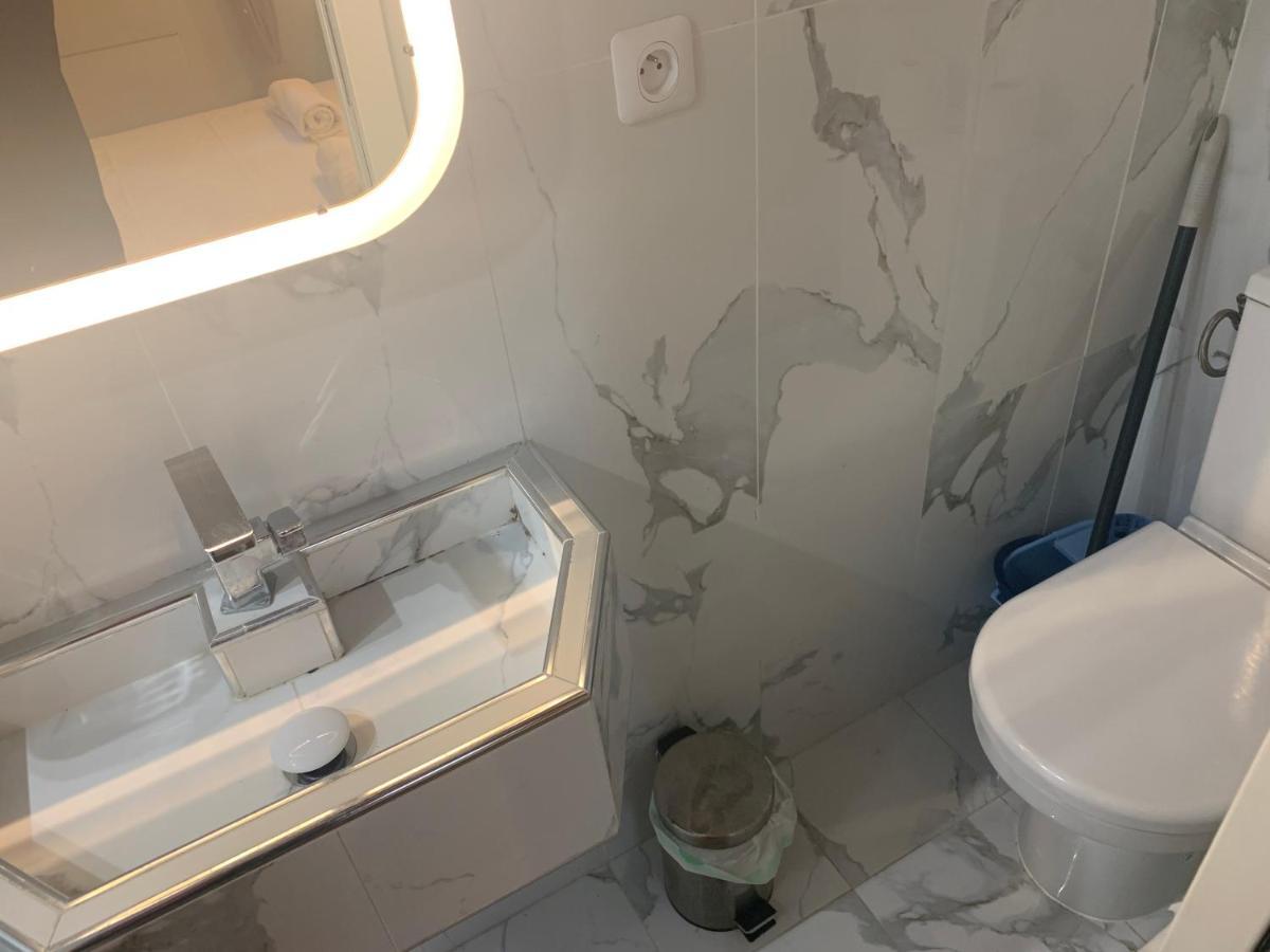 6 Saint Germain Seine Apartment Paris