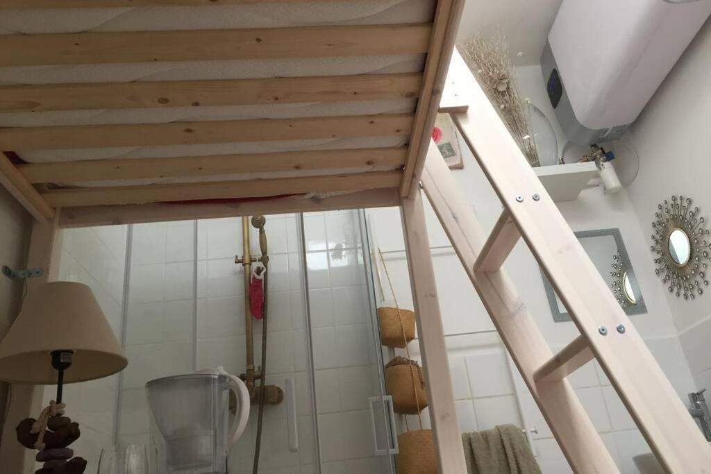 Le Studio De Martine: Parisian Charm Near Moulin Rouge Apartment Paris