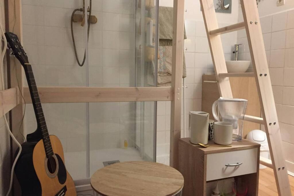 Le Studio De Martine: Parisian Charm Near Moulin Rouge Apartment *