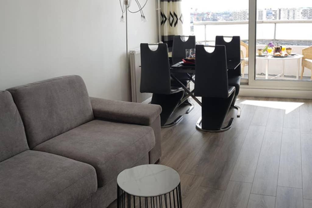 Beau Studio Renove 30m2 Balcon Vue Paris+parking