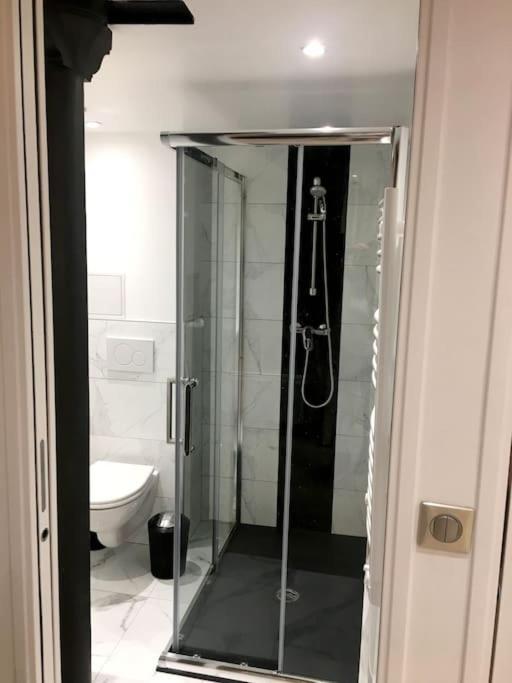 Cmg Nazareth - Temple / Republique Apartment