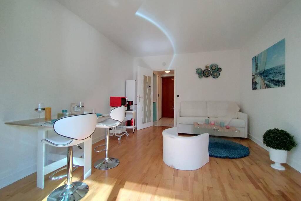 Chic Studio Champs-élysées Paris