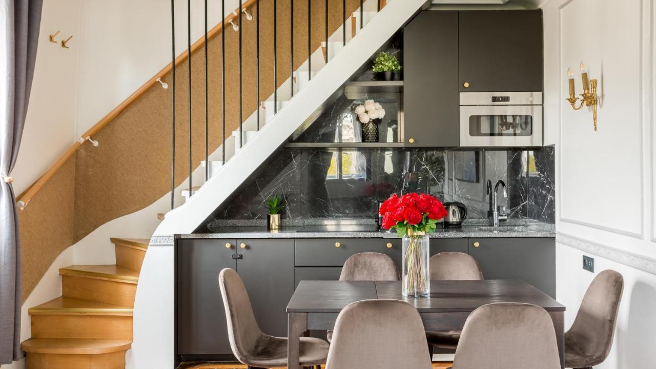Luxury 2 Bedroom Duplex - Beautiful Monument View *