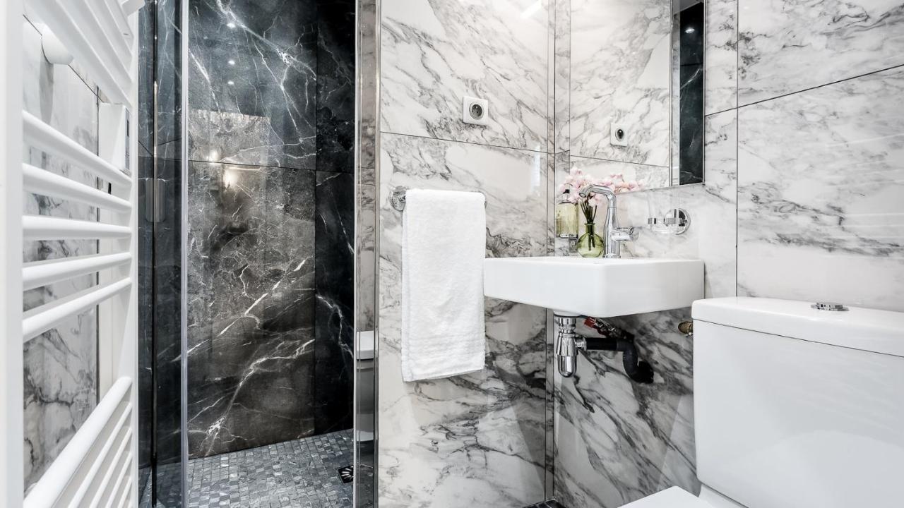 Luxury 3 Bedroom 2 Bathroom Palace - Ac - Louvre Appartement *