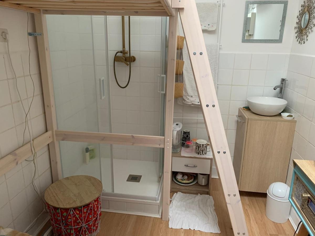Le Studio De Martine: Parisian Charm Near Moulin Rouge