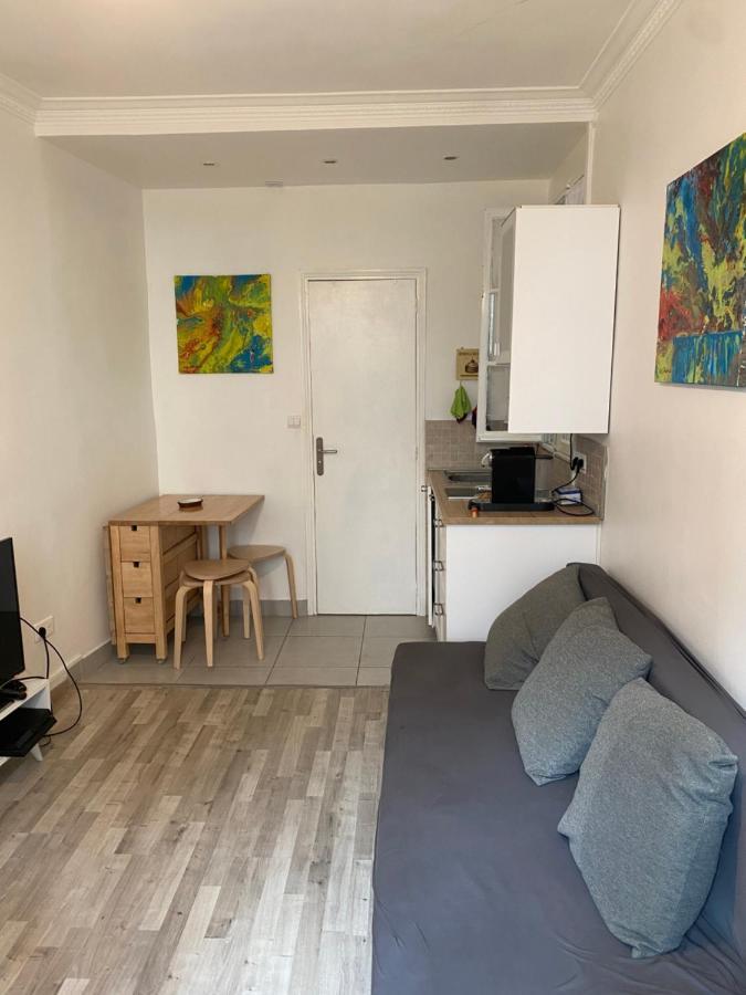Cosy, Charming With Courtyard Apartment *