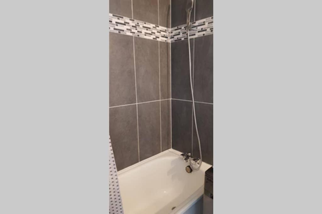 Beau Studio Renove 30m2 Balcon Vue Paris+parking Apartment Paris