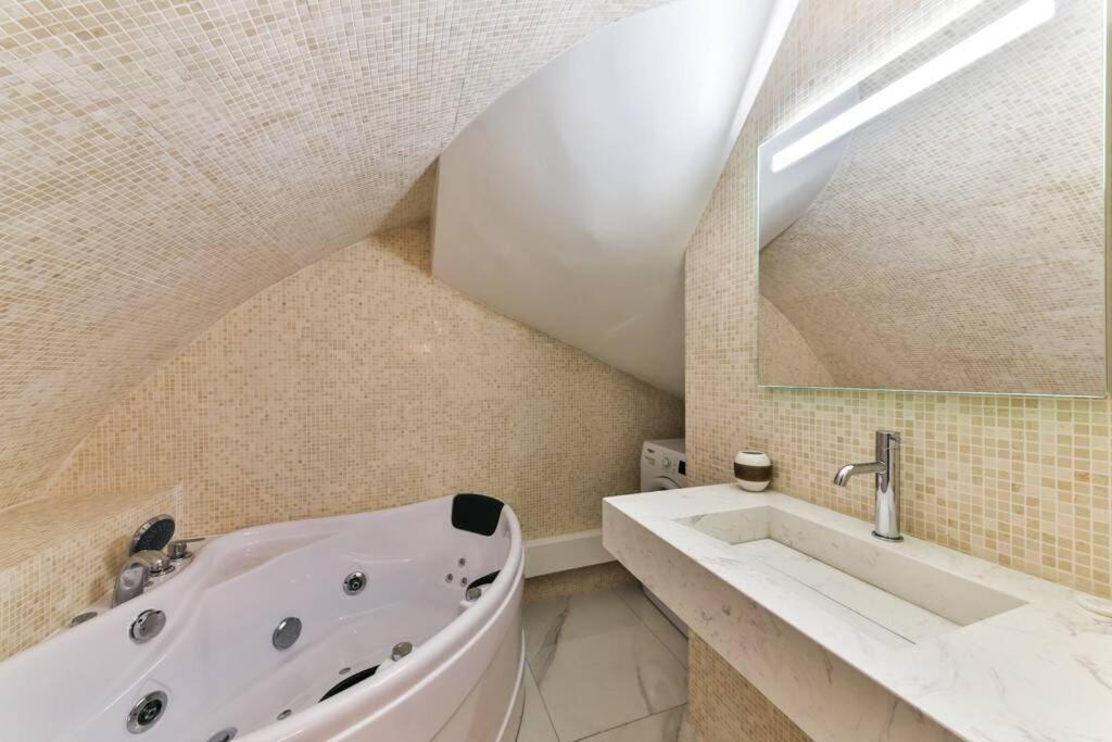 New&renovated In Heart Of Paris- 6pers Apartment Paris