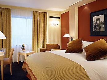 Pullman Rive Gauche Hotel 4*