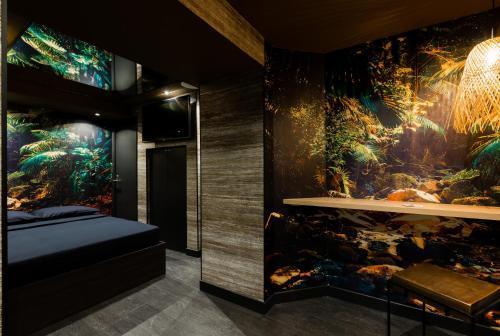 Love hôtel Avec Nuit Insolite Au Dandy Et Jacuzzi Privatise (adults Only)