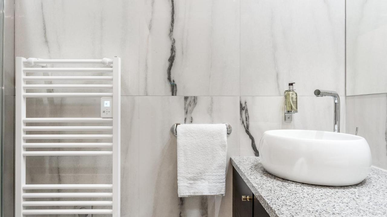 Merveil - Luxury - Marais - Archives I Paris
