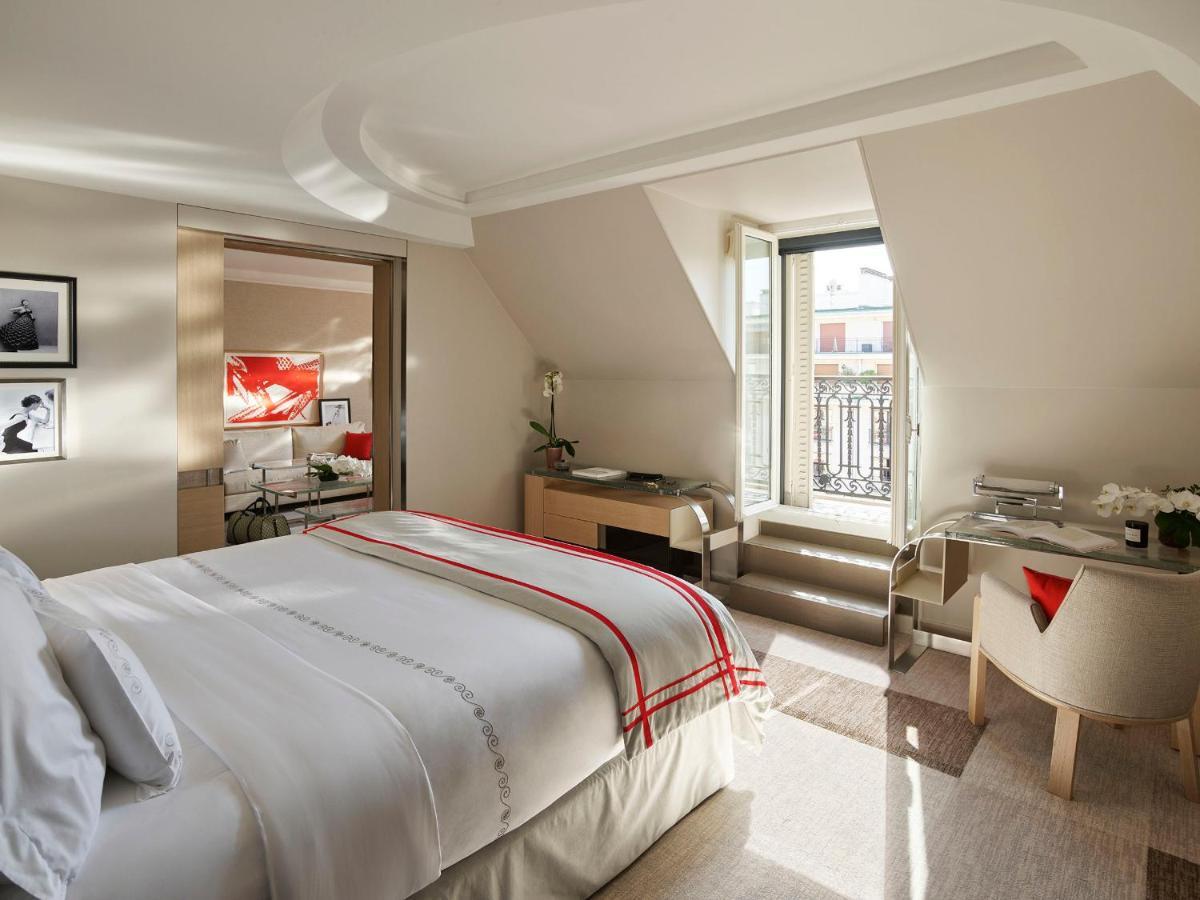 Plaza Athénée - Dorchester Collection Hotel 5*