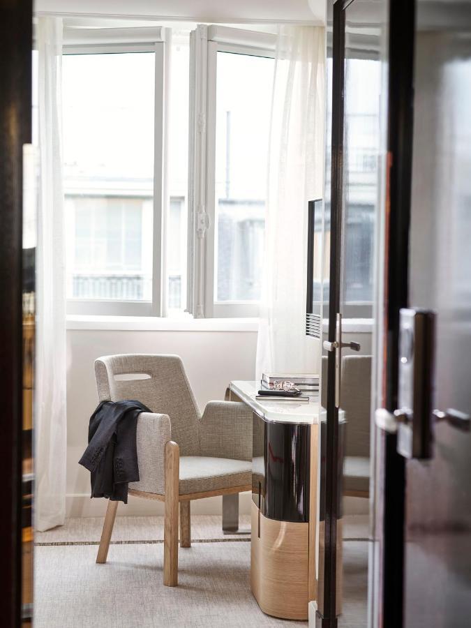 Plaza Athénée - Dorchester Collection Hotel Paris