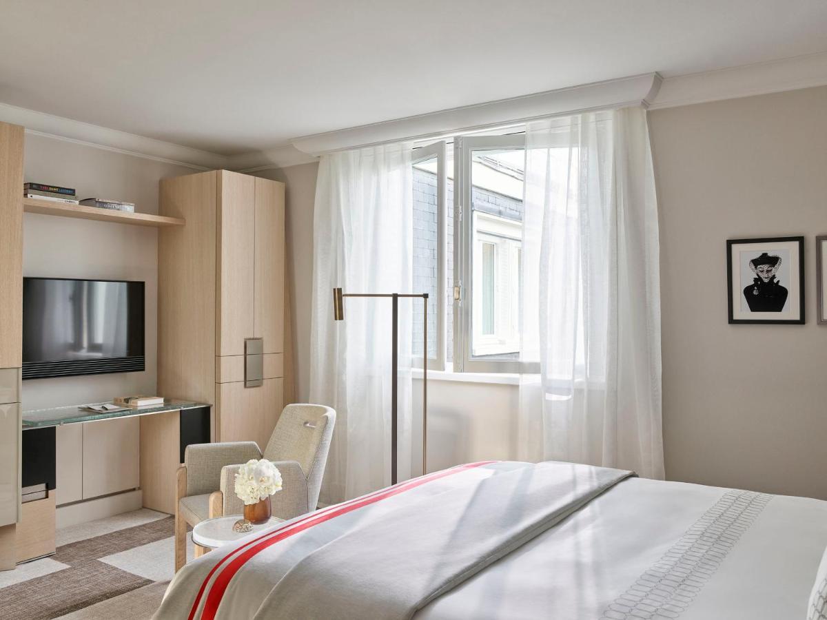 Plaza Athénée - Dorchester Collection Hotel Paris