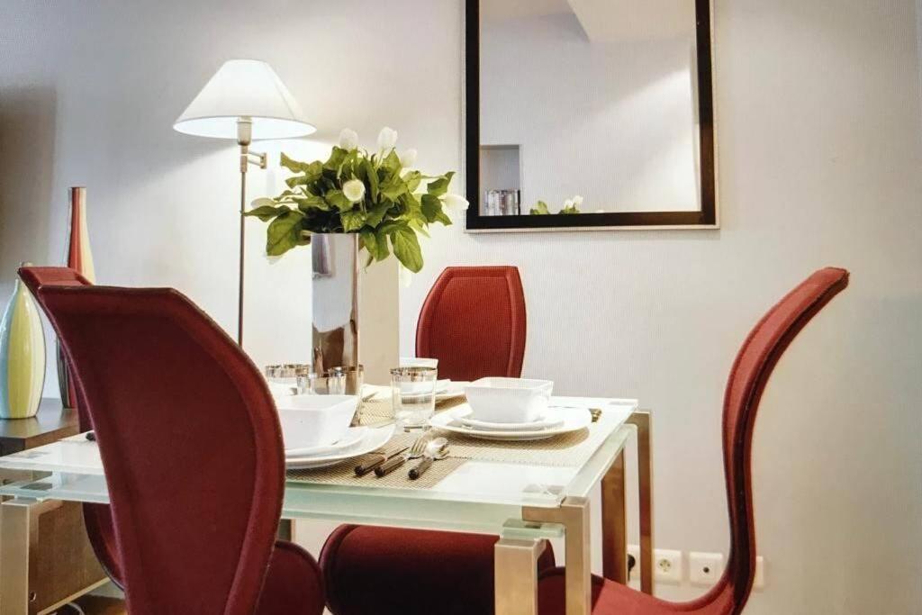Appartement Champs-elysées Montaigne - Hala *