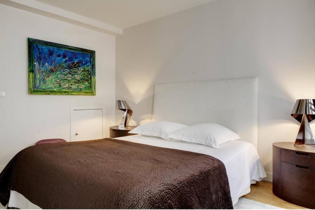 Appartement Champs-elysées Montaigne - Hala