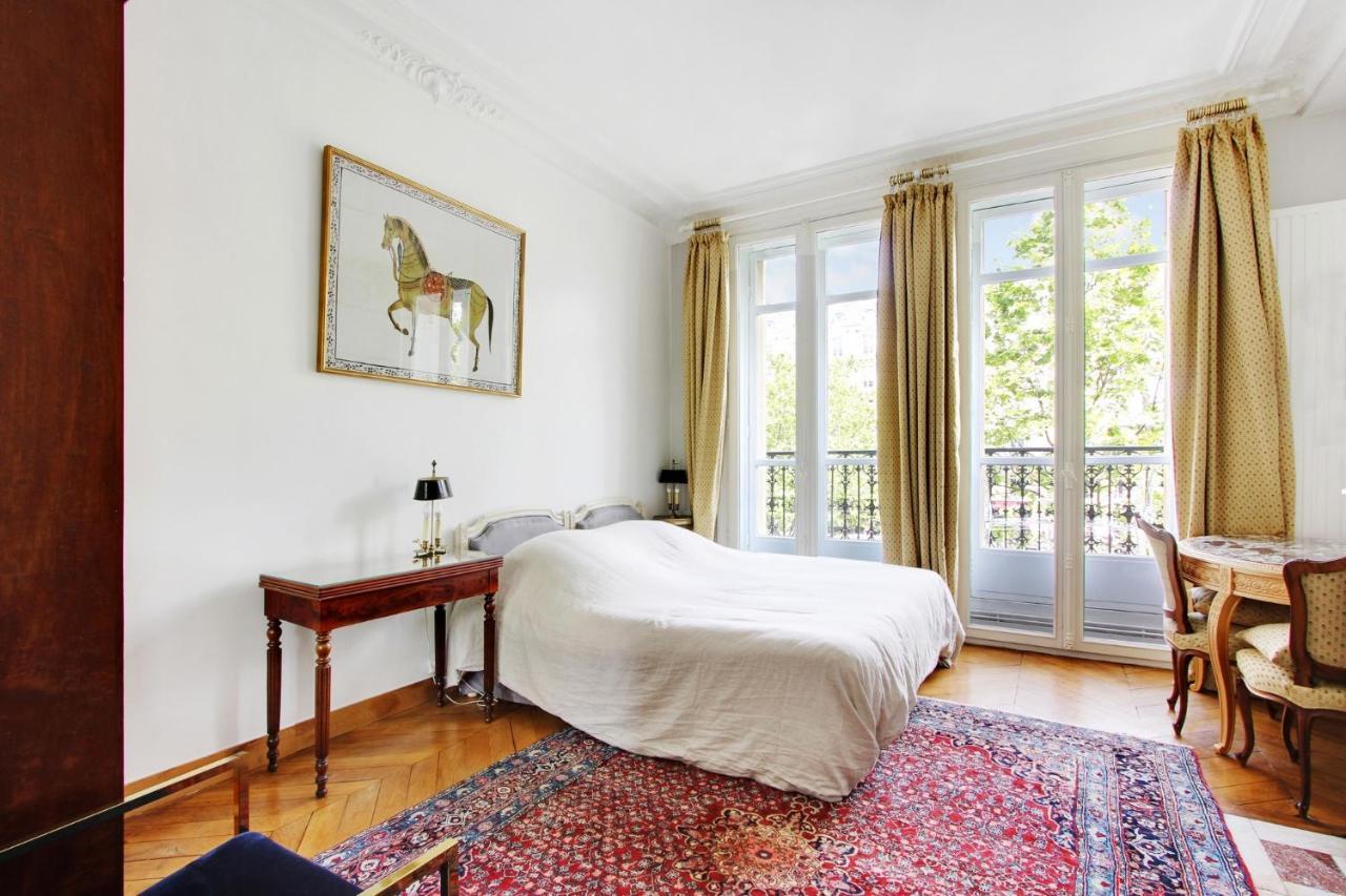 Junior Luxueuse Avec Balcon Et Vue Sur Arc De Triomphe * Paris
