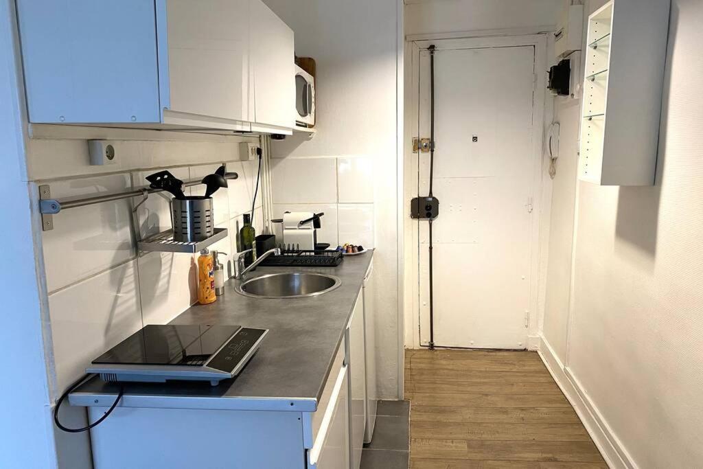 Apartment Large, Hyper Central Studio. Historical Paris