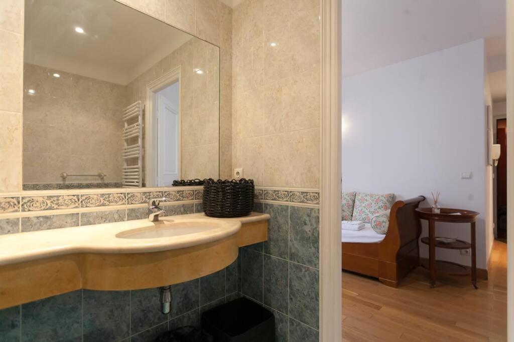 Nice Studio In The Center Of Capucines