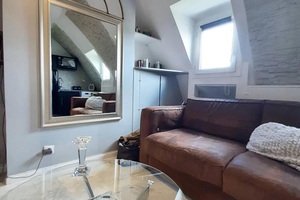 Nid Perche Au Coeur De Pigalle Apartment Paris