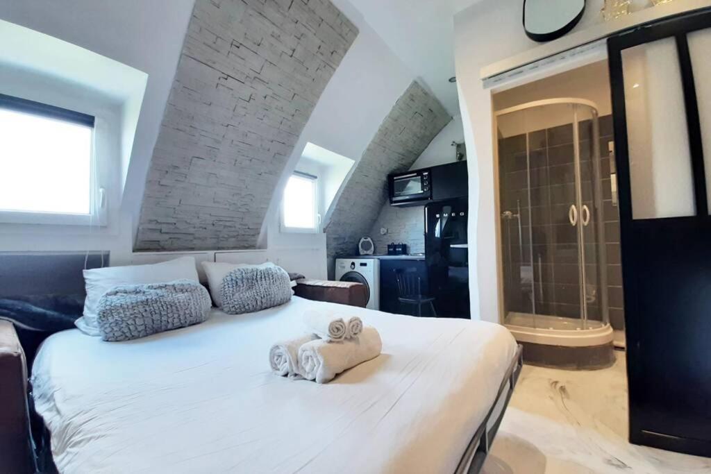Nid Perche Au Coeur De Pigalle Apartment