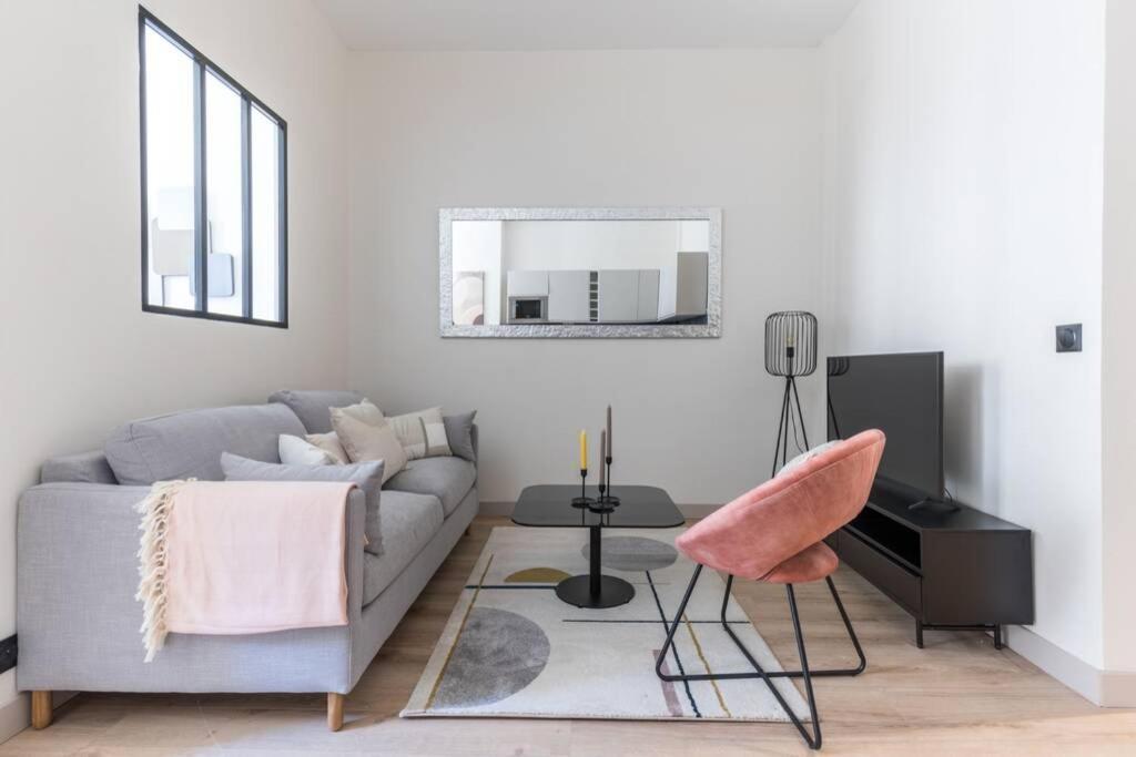 Hsh Volney-opera Design 4p-1br Apartment
