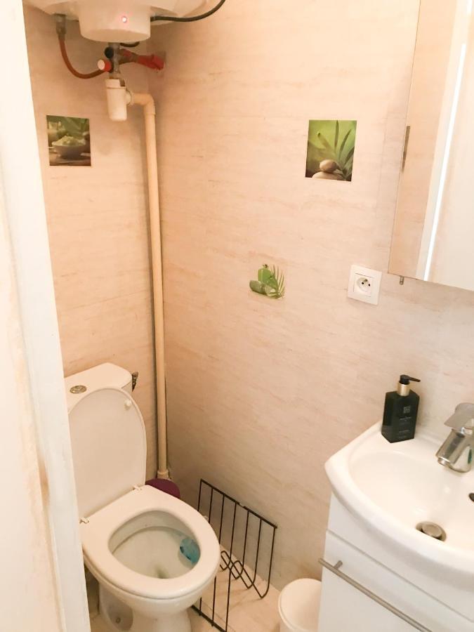 Apartment Voltaire 11 *