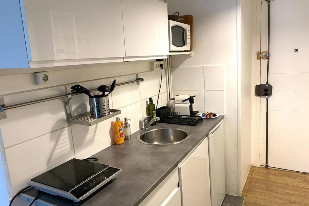 Apartment Large, Hyper Central Studio. Historical Paris
