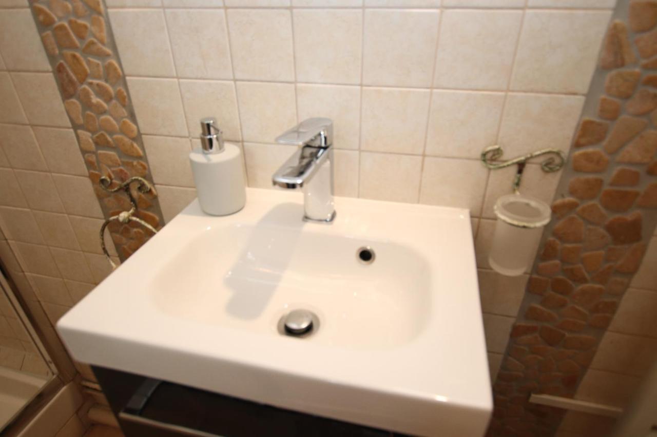 Apartment Victoires Louvre By B'your Paris