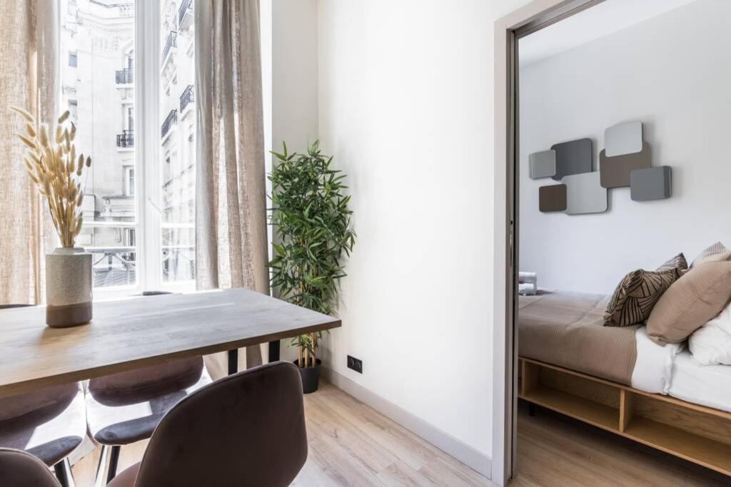 Apartment Hsh Volney-opera Design 4p-1br