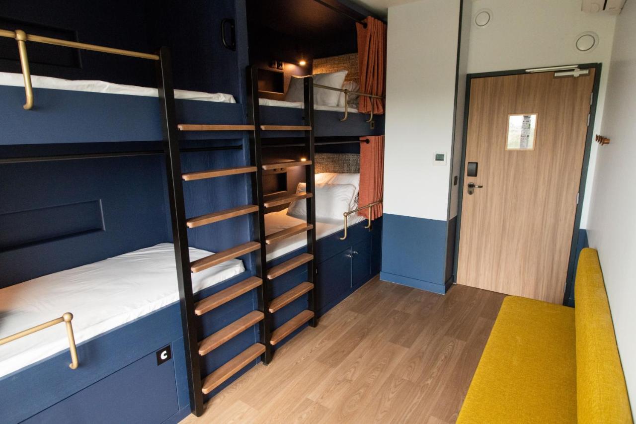 The People - Nation Hostel Paris