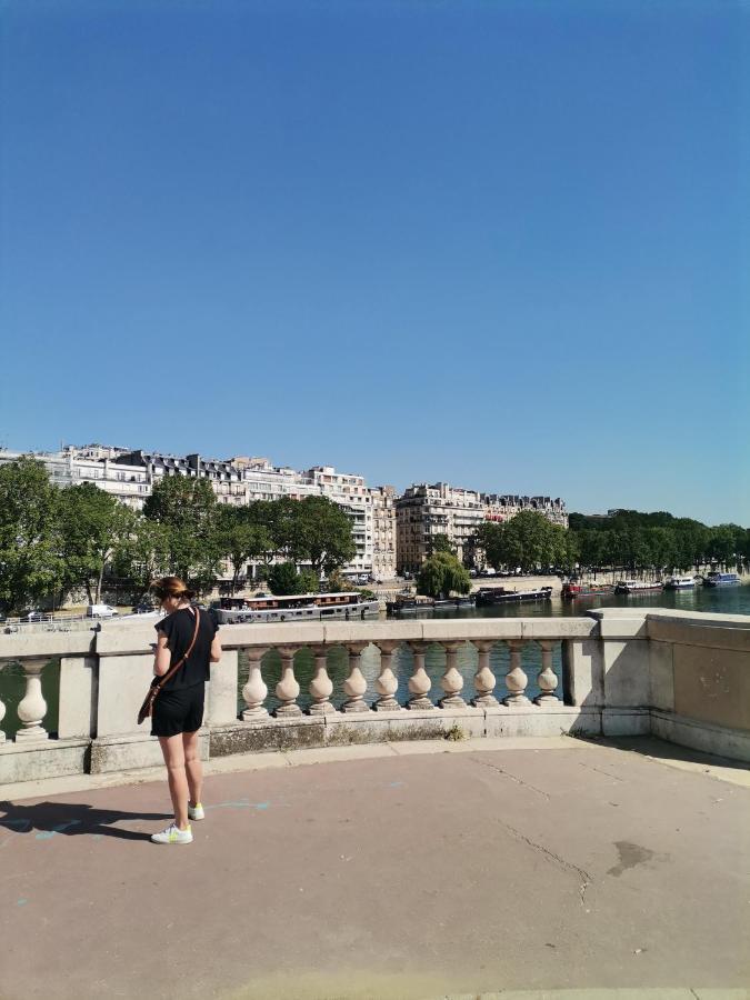 Toureifelchampselysee * Paris