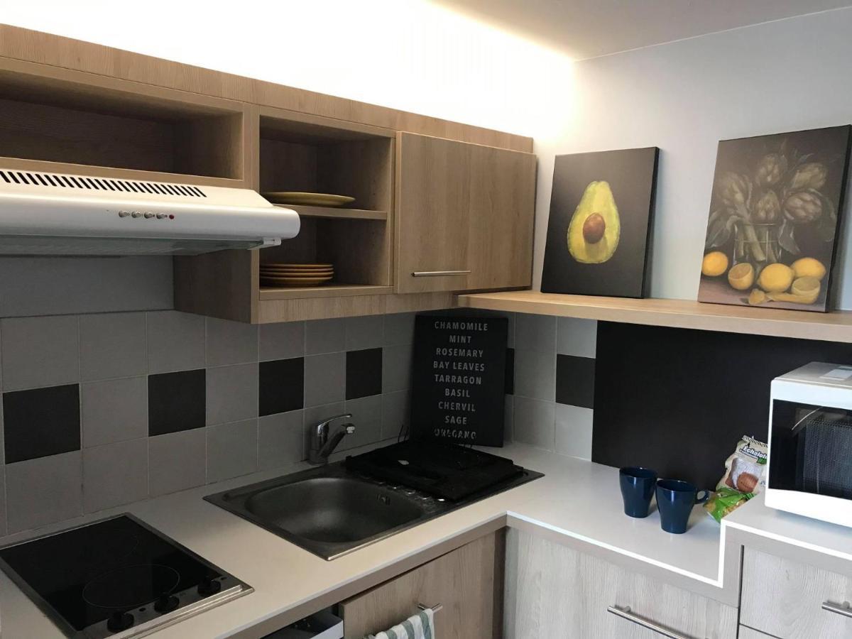 Aparthotel Maison Des Etudiants Canadiens