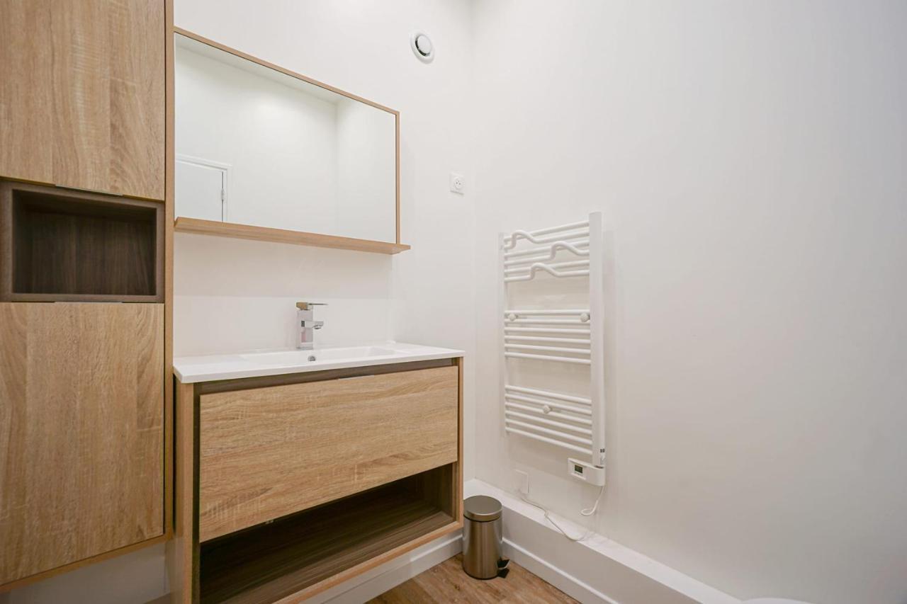 Spacious Appt Close To Place Monge