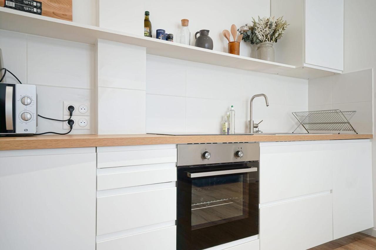 Apartment Spacious Appt Close To Place Monge *