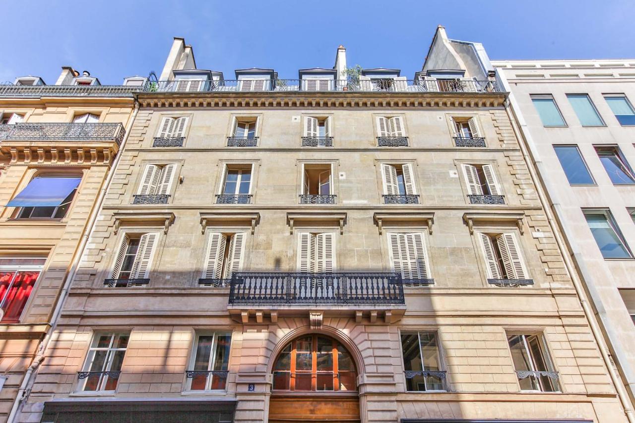 43- Parisien Flat Boulevards Apartment
