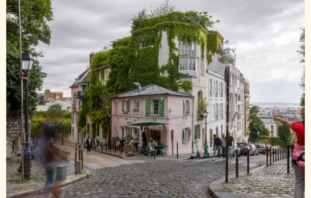 Countryside In Montmartre Villa Paris