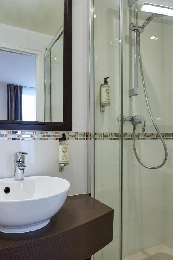 Apolonia Montmartre; Sure Collection By Western 3* Paris