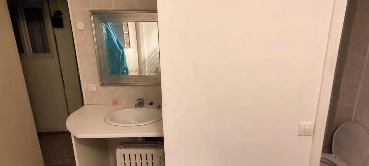 Hostel Fleur De Paris