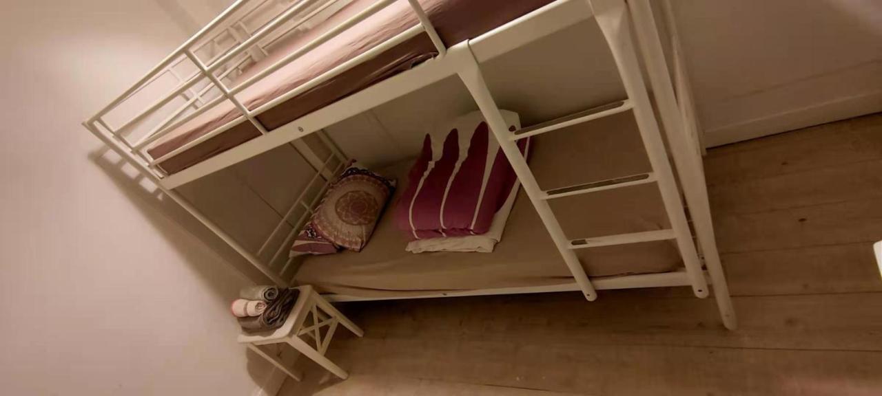 Fleur De Hostel