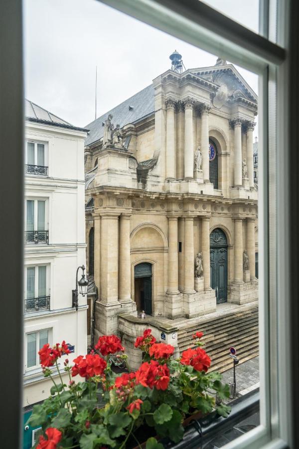 Pied A Terre Saint Honore Paris