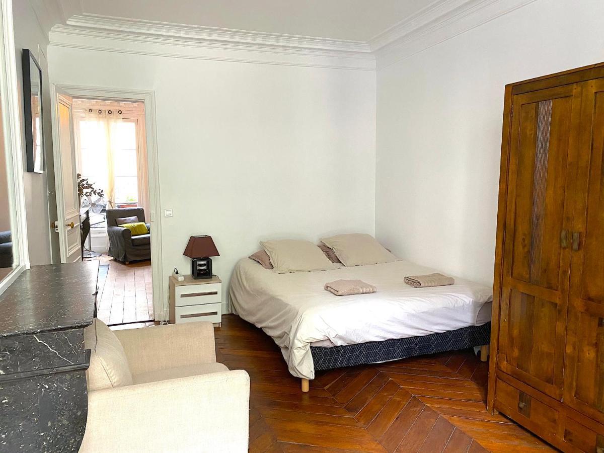 Real Parisian With 2 Bedrooms And Ac Apartment