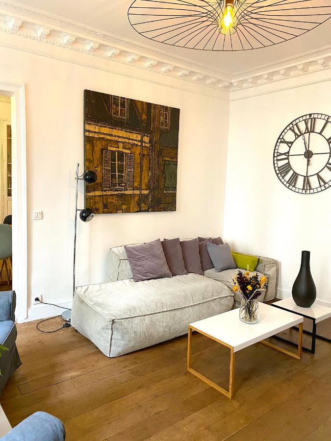 Real Parisian With 2 Bedrooms And Ac Paris