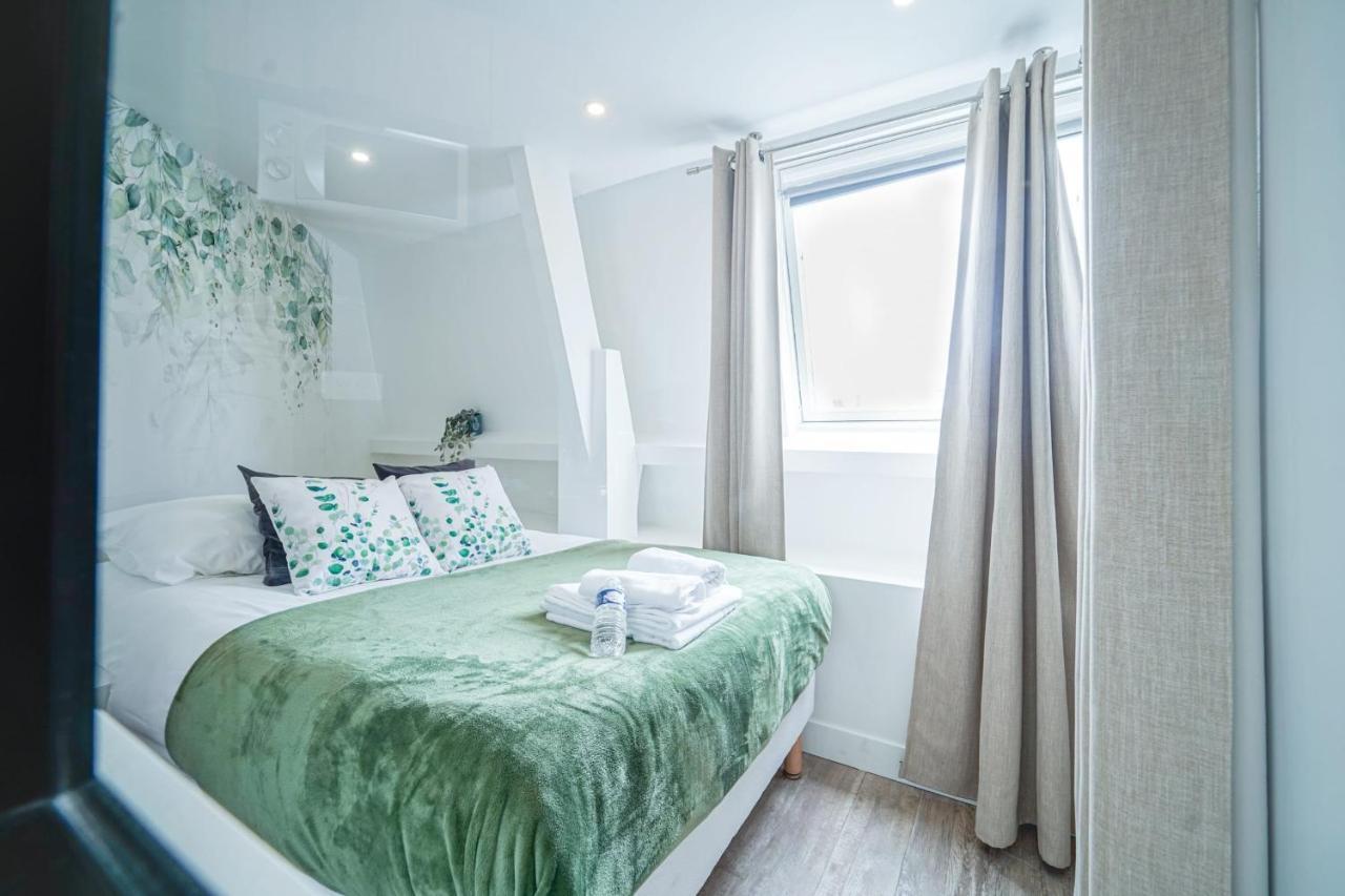Appartement Parisian Flat With Eiffel Tower View *