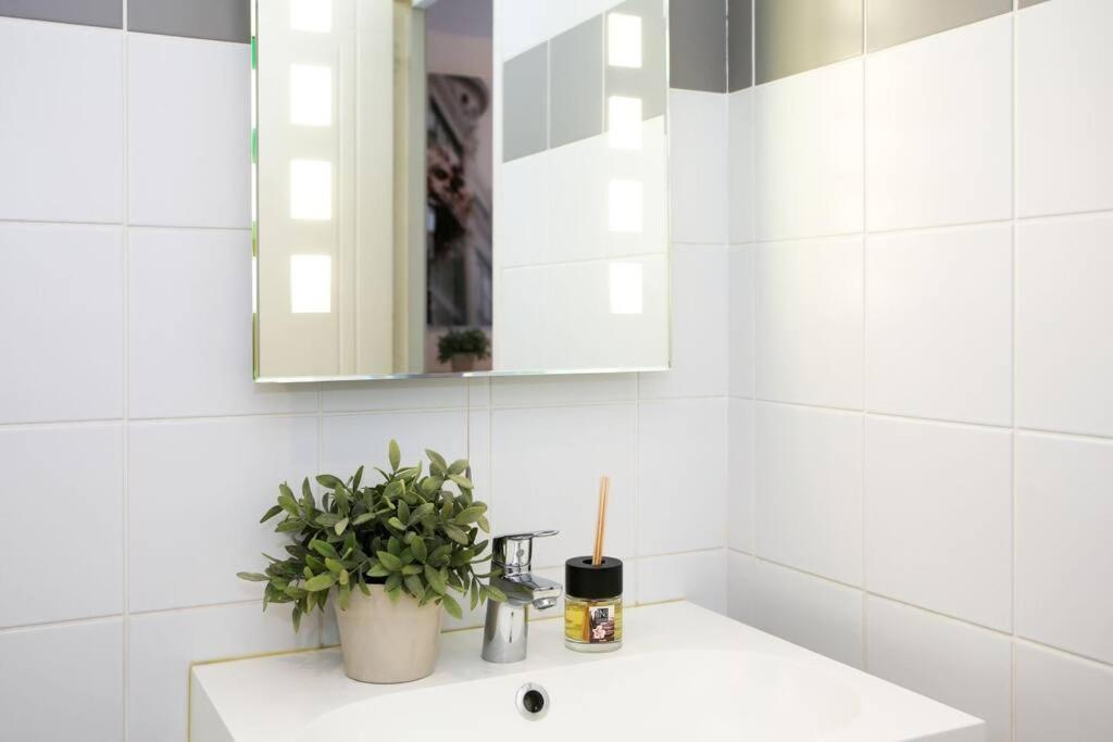 404 - Petit Bijou Dans Immeuble Hotelier 5 - Flat-guest Holiday home *