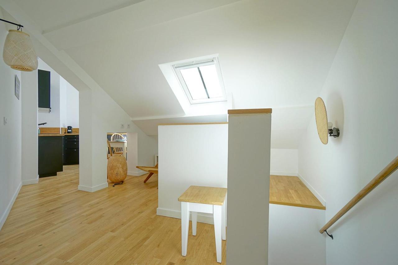 Beautiful Bright Near The Marais Apartment Paris