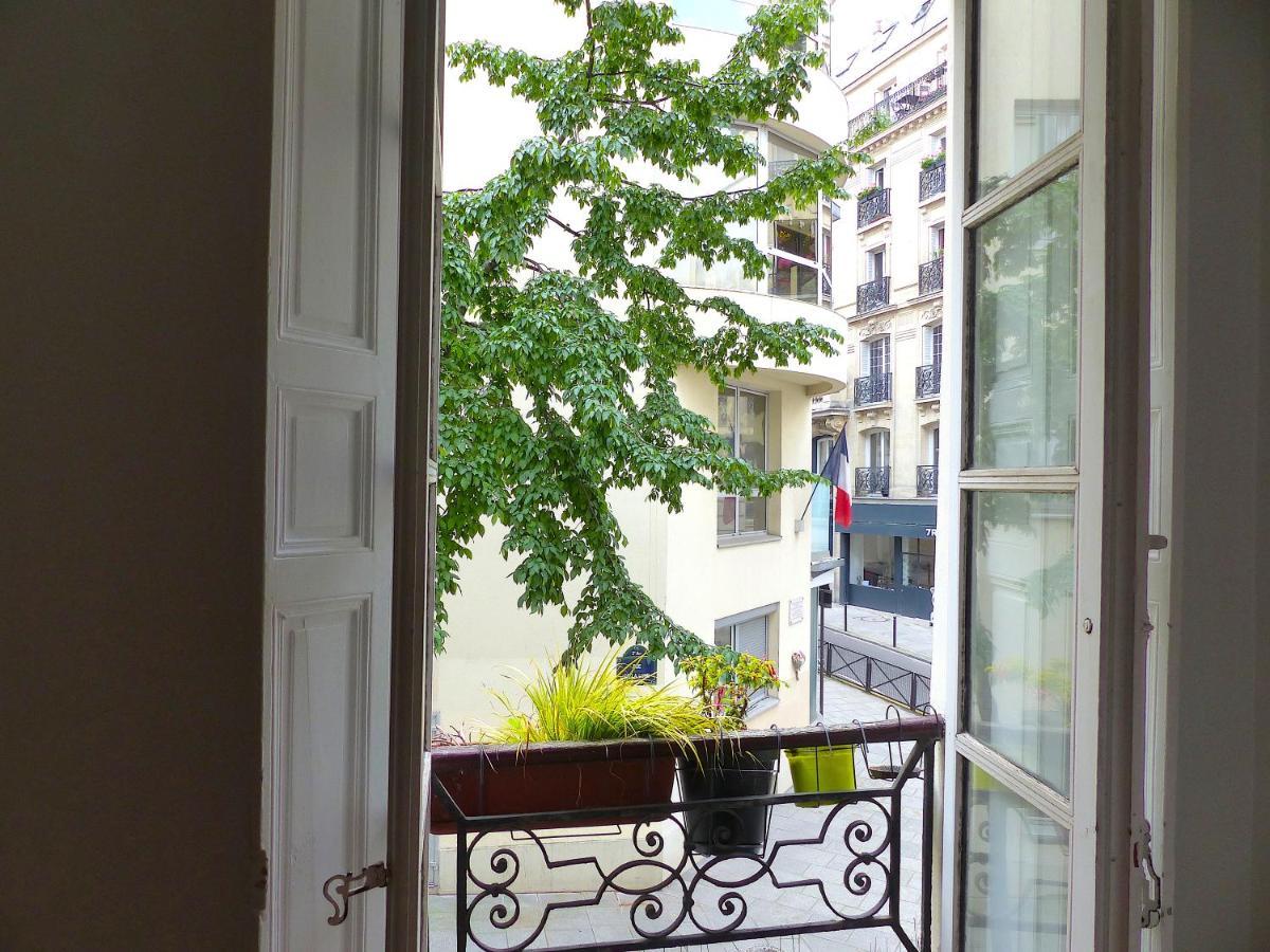 Apartment Real Parisian With 2 Bedrooms And Ac Paris